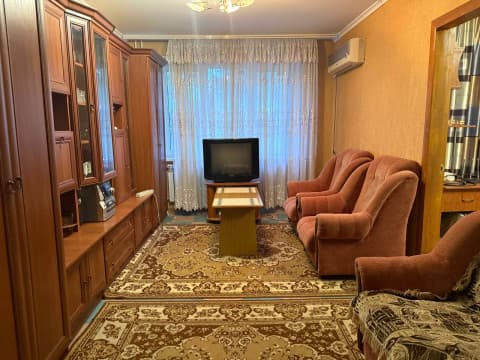 В продаже трехкомнатная квартира