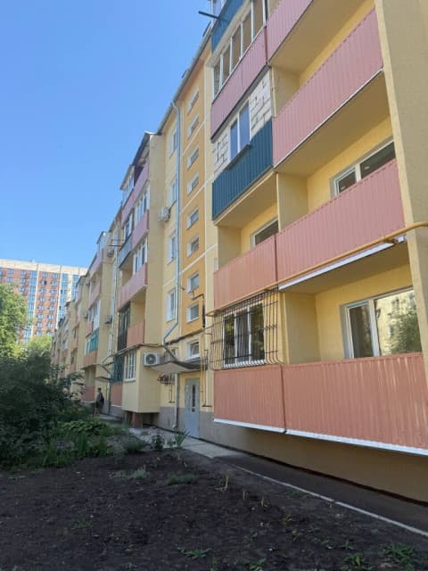 Продается 3-комнатная квартира в Приморском районе