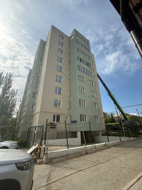 Продается 4-комнатная квартира в Приморском районе