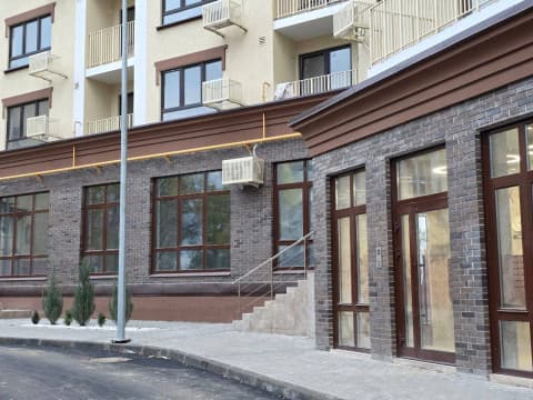 2 комнатная квартира. Центр. Дом с часами. Мариуполь