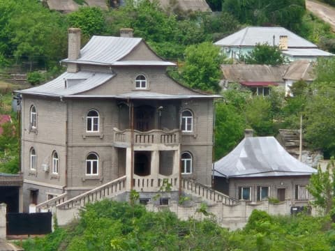ПРОСТОРНЫЙ ТРЁХЭТАЖНЫЙ ДОМ У МОРЯ!